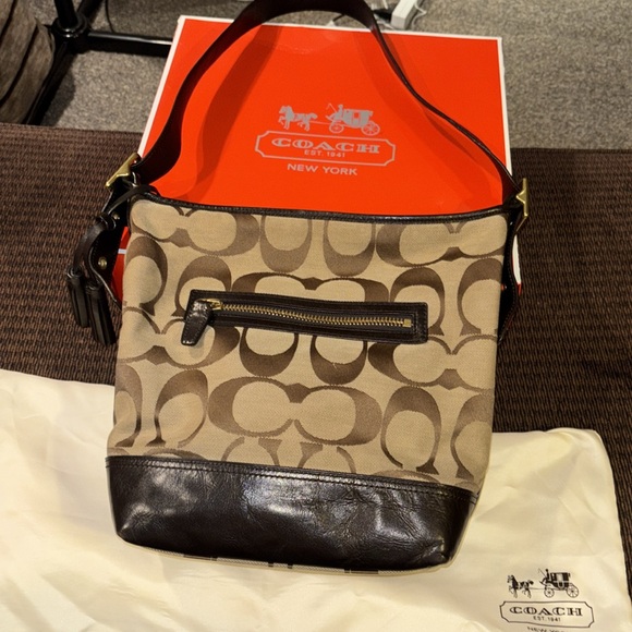 Coach Shoulder Bag Purse with Adjustable Strap - Picture 6 of 6